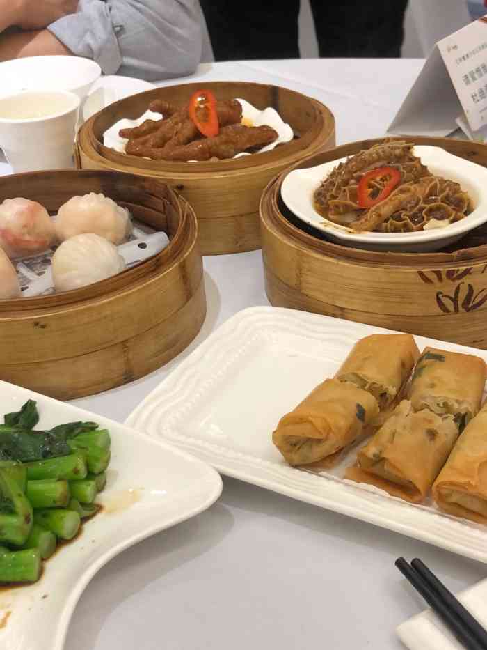 春满园(时代广场店)-"味道挺不错,样式也比较多 ,人气很旺但服.