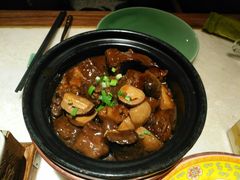 草菇烧牛腩-那家小馆•北京菜•烤鸭(中关村店)