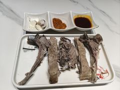 -三江源美食城