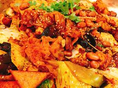 -愉肴麻辣香锅(中山路店)