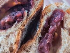 红豆荔枝玫瑰包-大酉·M Bakery(北京嘉里中心店)