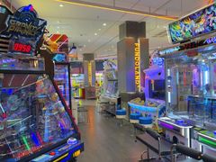 -反斗乐园π·电玩·高空拓展·蹦床(龙华天虹店)