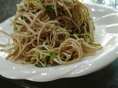 香椿苗拌豆腐丝-同发号饭庄(复兴路店)