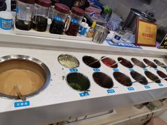 自助调料区-百品聚旋转火锅(万德庄店)