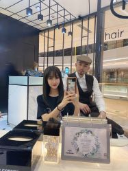 -HAIR CORNER