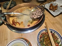 -洱火云南酸菜牛肉火锅(石景山当代商城店)