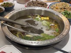 -乡土黄·鲜牛肉火锅·小龙虾(兴业街店)