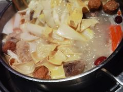 -三人行骨头王火锅(长寿店)
