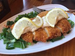 -Chom Cafe and Restaurant