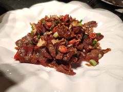 白辣椒炒腊牛肉-凤凰湘语·湘粤鲜融(浦东旗舰店)