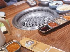 -明洞阿姨·韩式酱蟹烤肉·创意料理(三元桥店)