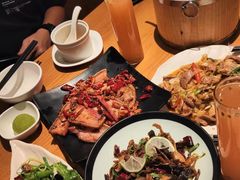 -隔壁老王·家常云南菜(花巷店)