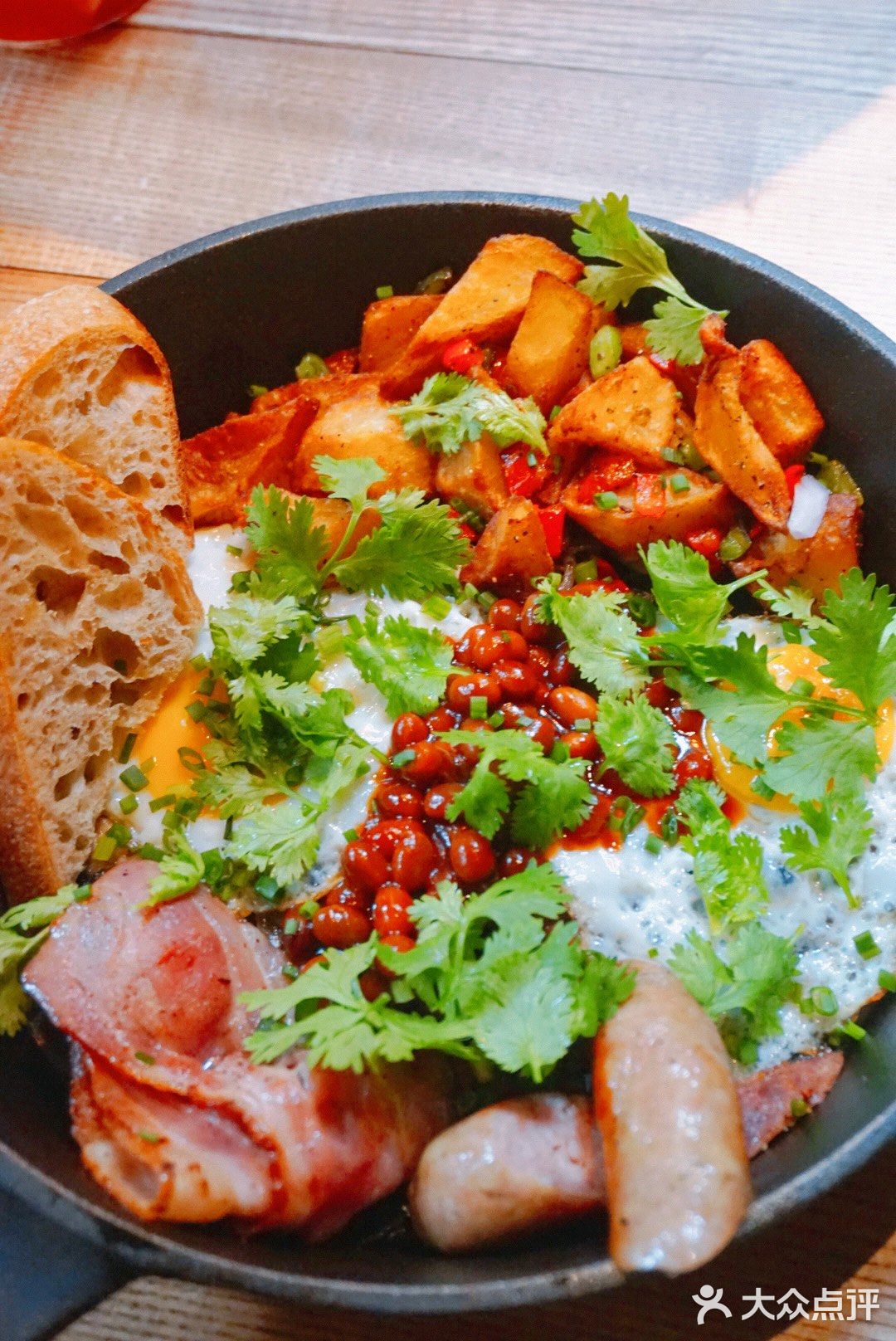 超chill的餐厅🍴𝐁𝐫𝐮𝐜𝐡和𝐁𝐞𝐞𝐫都绝佳🥚