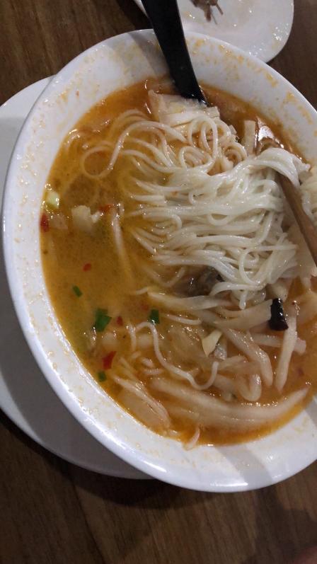 吊脚楼米线-"从高中就开始一直吃的店,钟爱酸萝卜鸭 每.