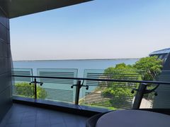 -上海滴水湖皇冠假日酒店