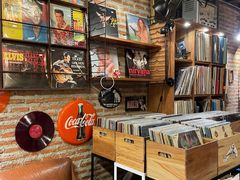 -席娜卡琳火车铁道夜市