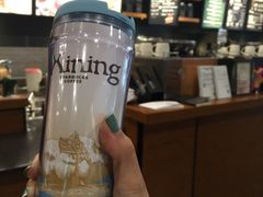 -星巴克(上海虹桥新天地二店)