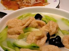 胜瓜煮鱼腐-十六台·经典广东菜(德外大街店)