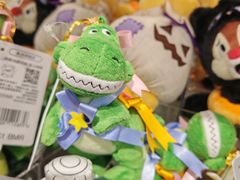 -泡泡玛特POPMART(侨福芳草地店)