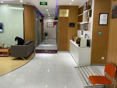 -雅悦齿科(顾村公园店)