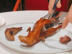 港式烤乳鸭-东富酒家(龙湖西溪天街店)
