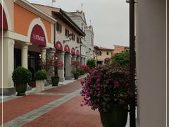 -佛罗伦萨小镇广佛名品奥特莱斯(疏港路店)