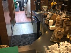 -星巴克臻选(深圳龙华红山天虹店)