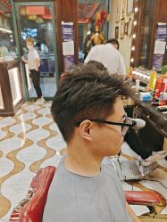 -东方先生国潮男士理发馆
