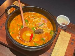 -银米·云南传统过桥米线(双廊黑金冠店)