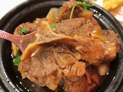 焖牛尾煲-岭南小馆