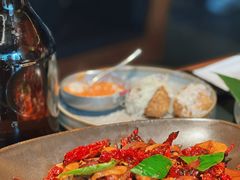 青椒炒牛肝菌-Ameigo梅果·云贵川bistro(长宁来福士店)