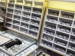 -沫芮眼镜·蔡司官方授权店(人民广场店)