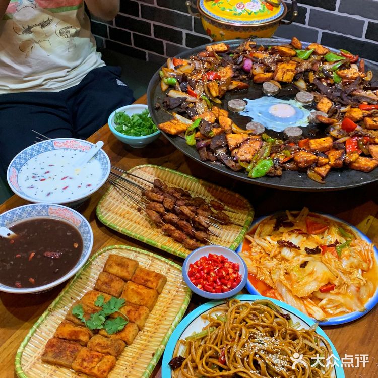 甘肃朋友力荐！！郑州超正宗西北羊肉串 一口到大漠！！ 