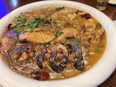 -老码头黑皮肘子锅包肉熏酱水饺(文政街店)