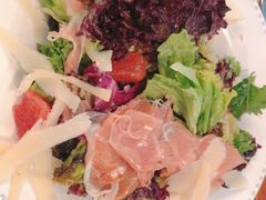 帕尔玛火腿雪梨西柚沙拉-AFS Cafe & Canteen(闽江二路店)