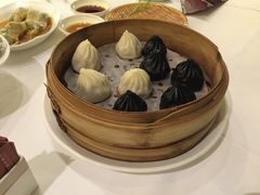 墨鱼汁黑松露小笼包-上海小南国(世博源店)