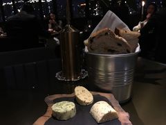 餐前包-AZUL by FUEL蓝色·法式酒馆(琶醍店)