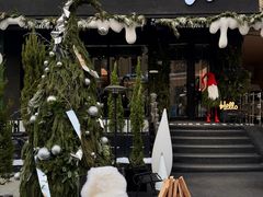 -W COLLECTIVE  DESSERT SHOP