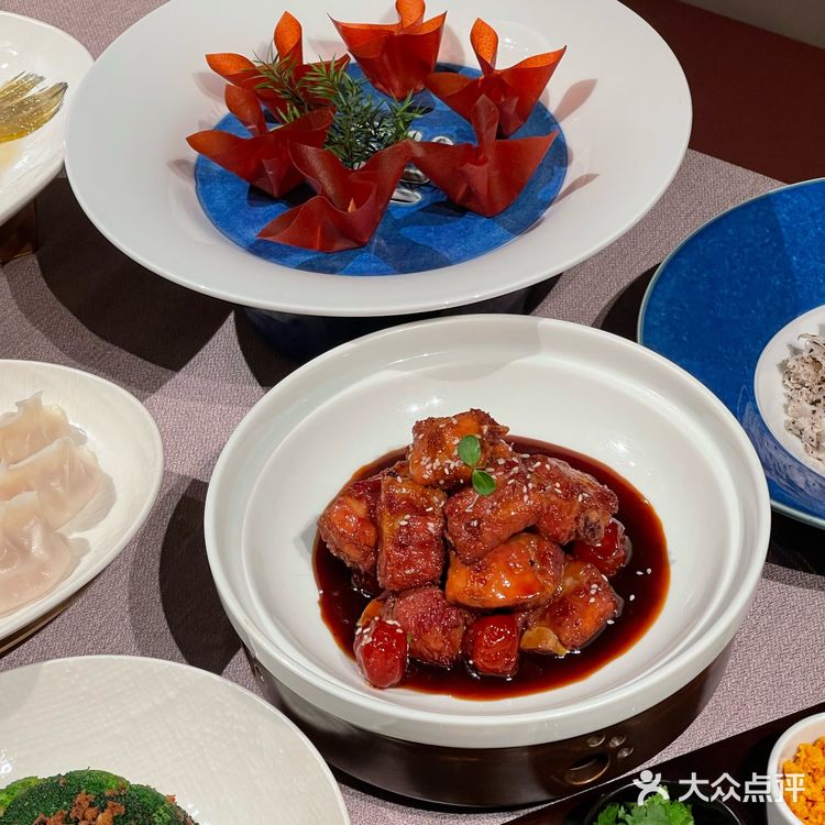 西安 ！！一个饺子🥟居然11块钱 。 。  