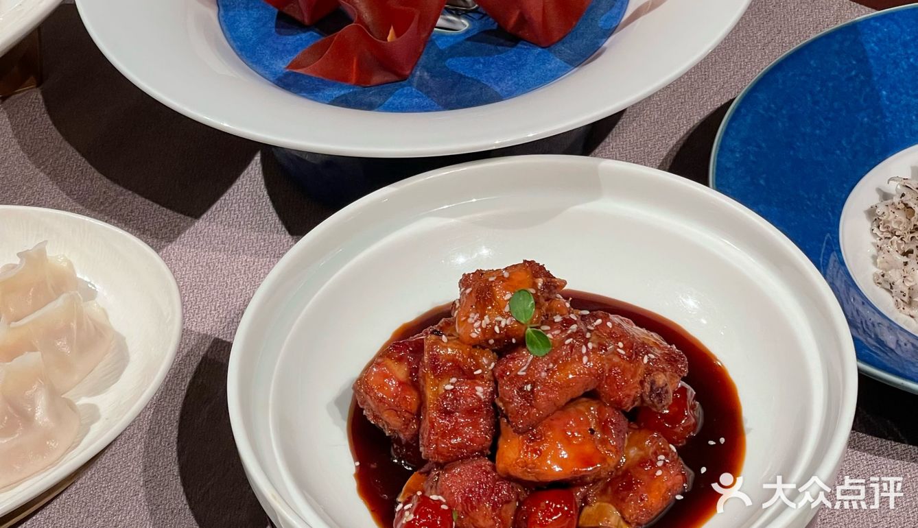 西安 ！！一个饺子🥟居然11块钱 。 。  