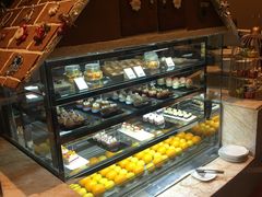 面包甜点陈列柜-天诚丽筠酒店-西餐厅