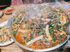 牛肉八带鱼饼土豪锅-京玉菲饭店(李村店)