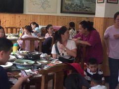 大堂-芦茨金富饭庄·25年老字号·专做稻草鸡