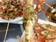 -三亚火车头万人海鲜广场