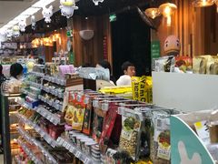 -全家便利店(王府井大街店)