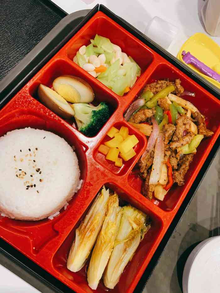 海洋馆里唯一吃饭的地方大老远跑过来就想逛一天只能