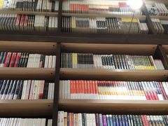 -钟书阁(群光广场店)