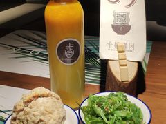 咸蛋黄狮子头-十面春风·江南面馆(崇宁路店)