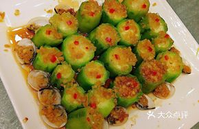 Steamed Clams with Garlic and Winter Melon