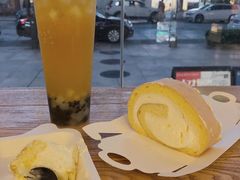 -顶东面包花园·生日蛋糕(世博店)